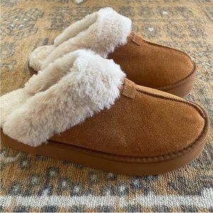 Joyspun Faux Suede Platform Clog Slippers